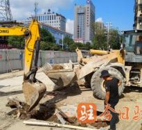 啊啊啊高潮了受不了了射进去高温下的坚守｜道路建设者用汗水铺就畅通路